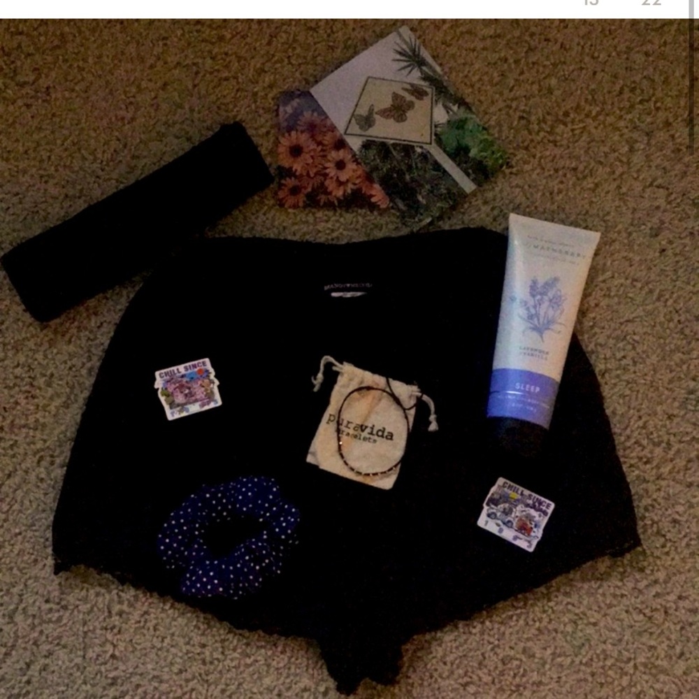 Not my giveaway but you should totally go enter!!